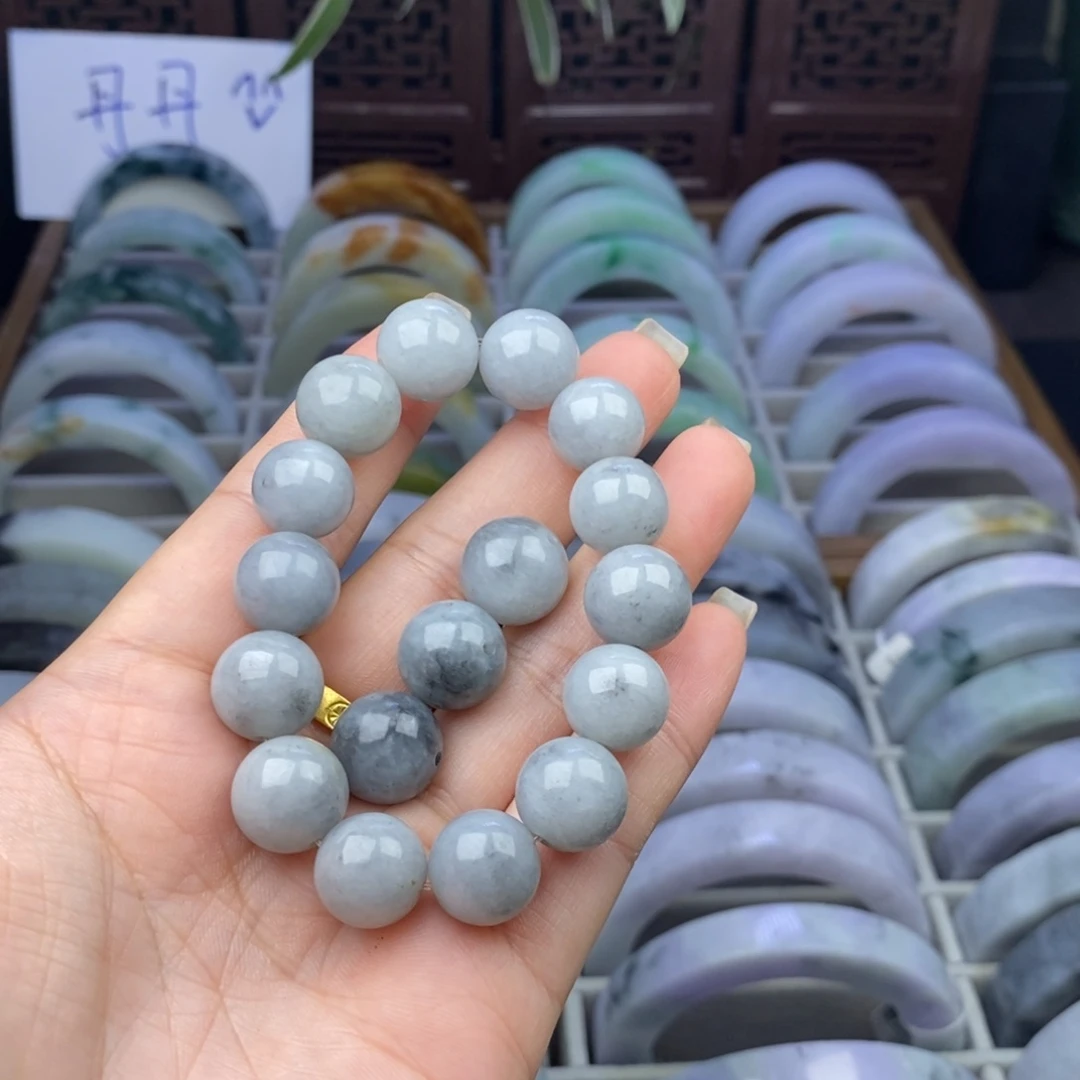 呵***。未镶嵌天然翡翠定制翡翠