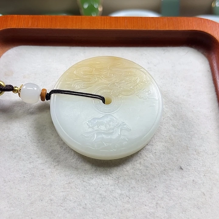 颈饰未镶嵌和田玉