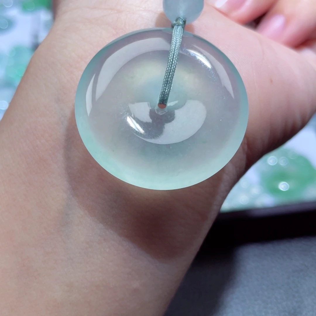 翡翠未镶嵌颈饰平安扣