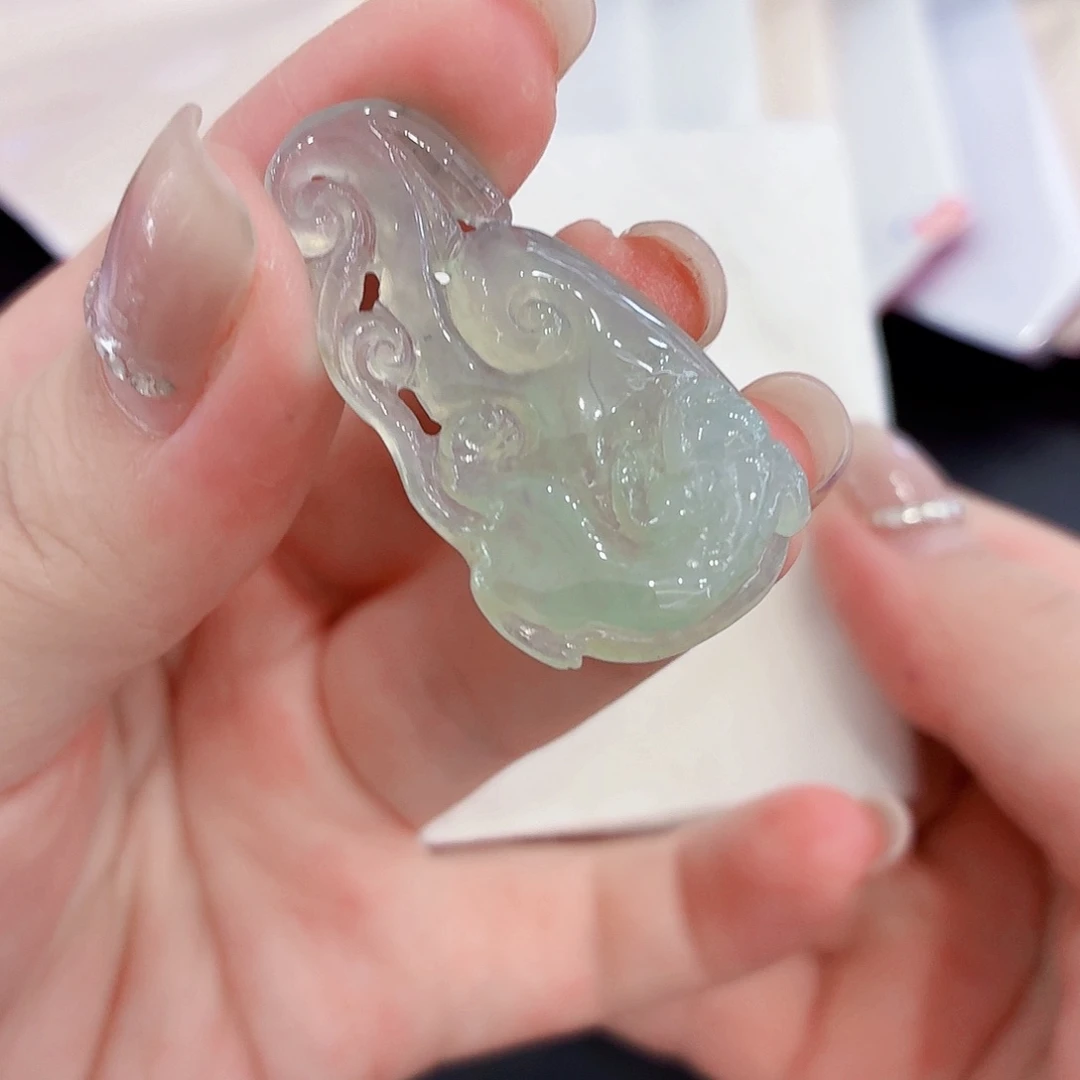 翡翠未镶嵌颈饰翡翠如意吊坠