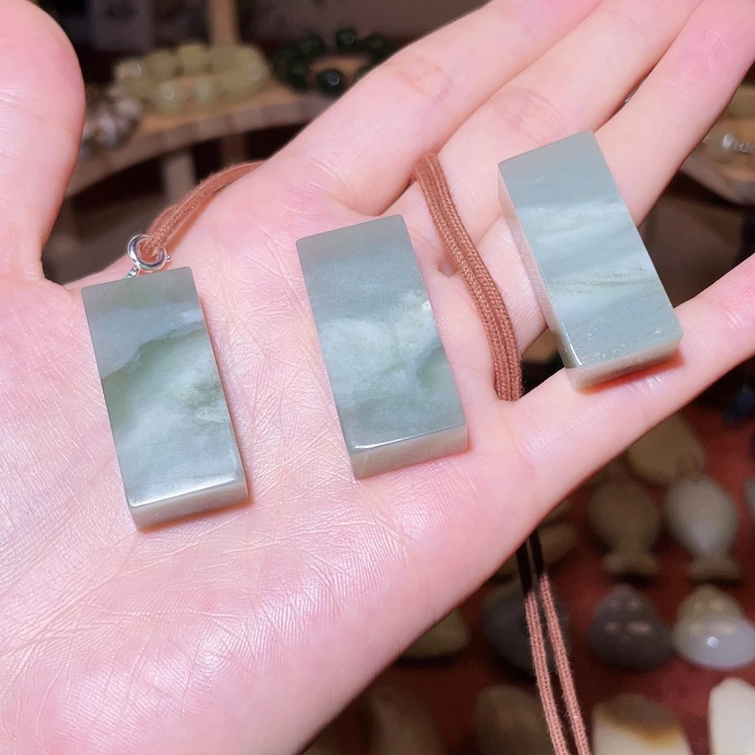 颈饰未镶嵌和田玉发其一