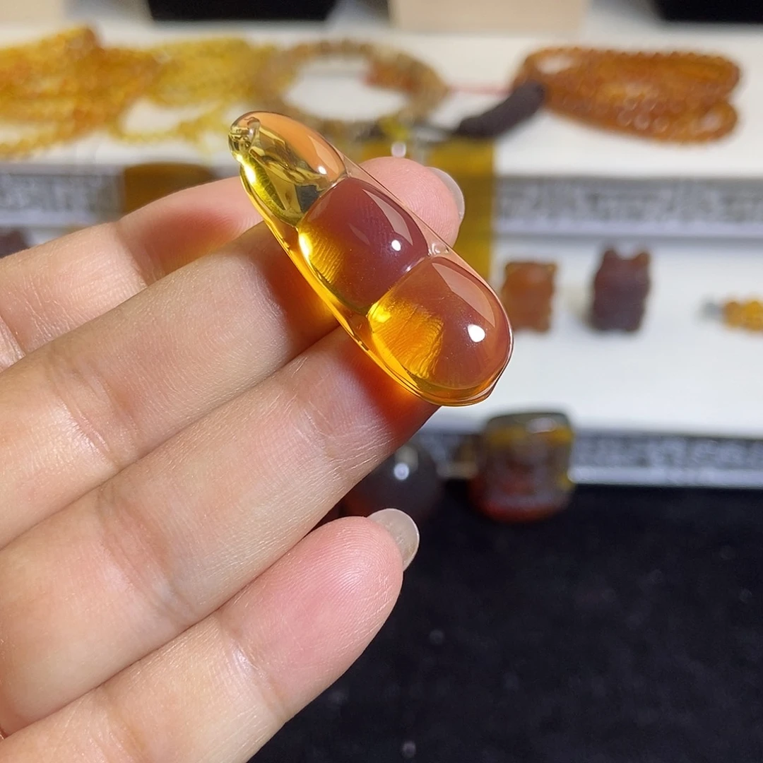 未镶嵌颈饰琥珀缅甸天然琥珀吊坠