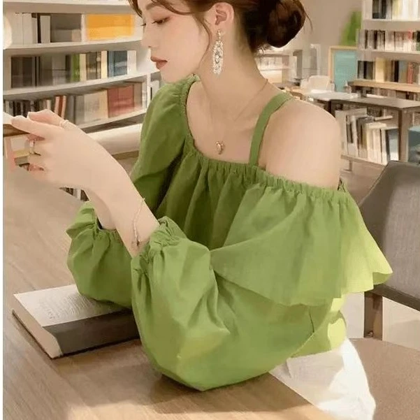 绿色露肩衬衫女高级感轻奢减龄洋气2025新款多巴胺绝美小衬衣