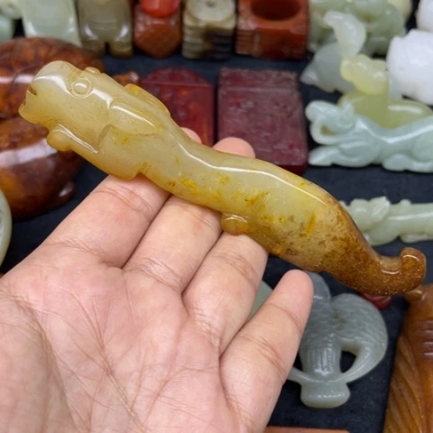 蛇纹石玉未镶嵌颈饰40