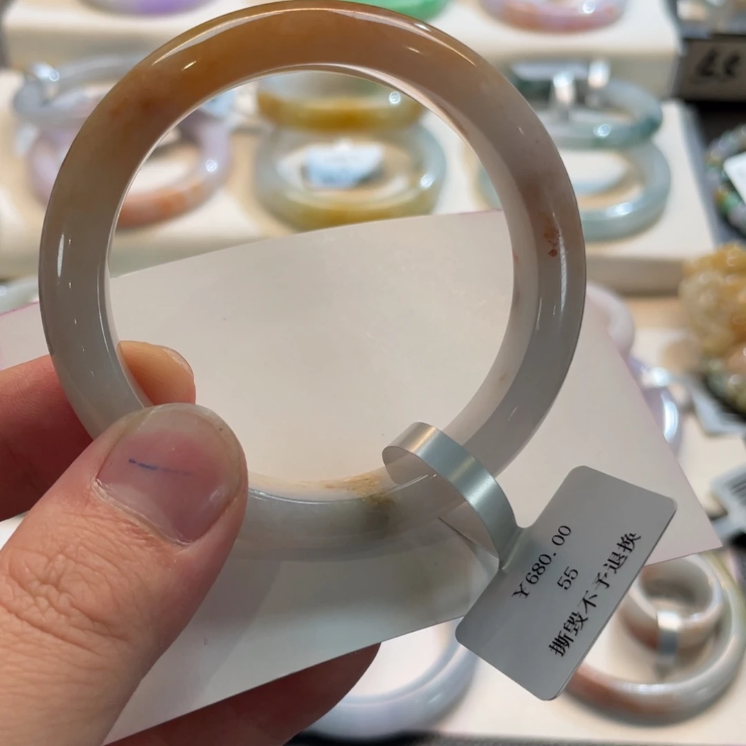 O***a翡翠未镶嵌手镯116号 55正圈 有沙眼