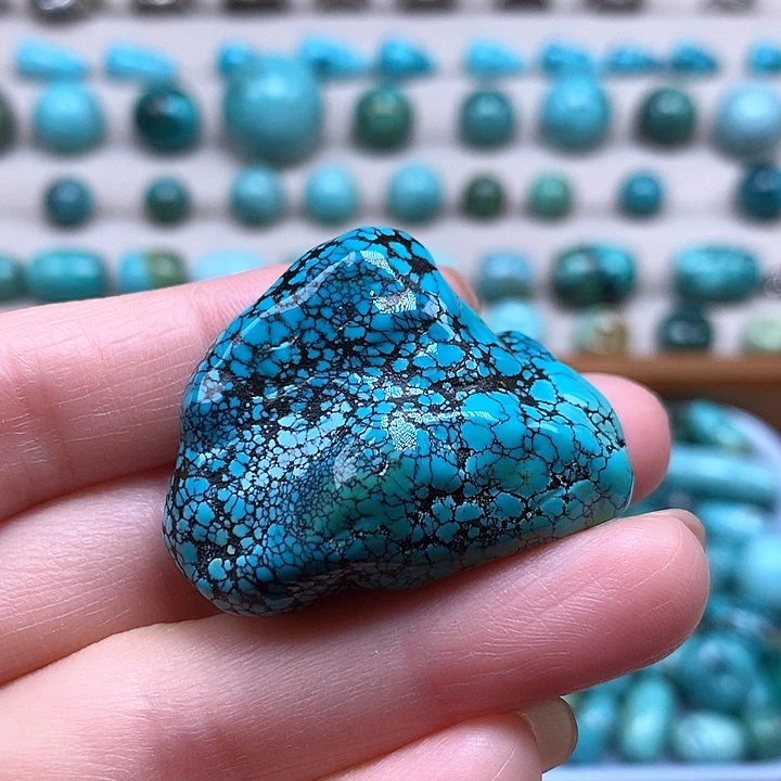 绿松石颈饰未镶嵌