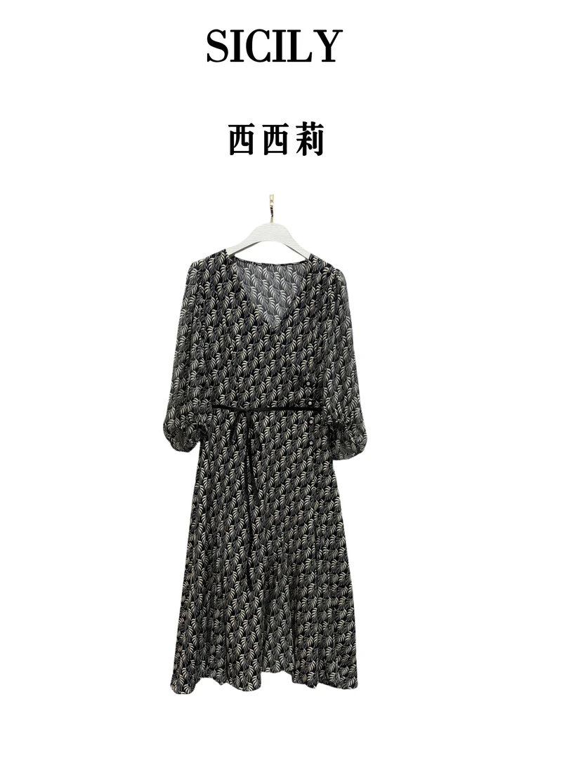 《西西莉》 新款法式赫本风小黑裙收腰显瘦重工百搭连衣裙-124