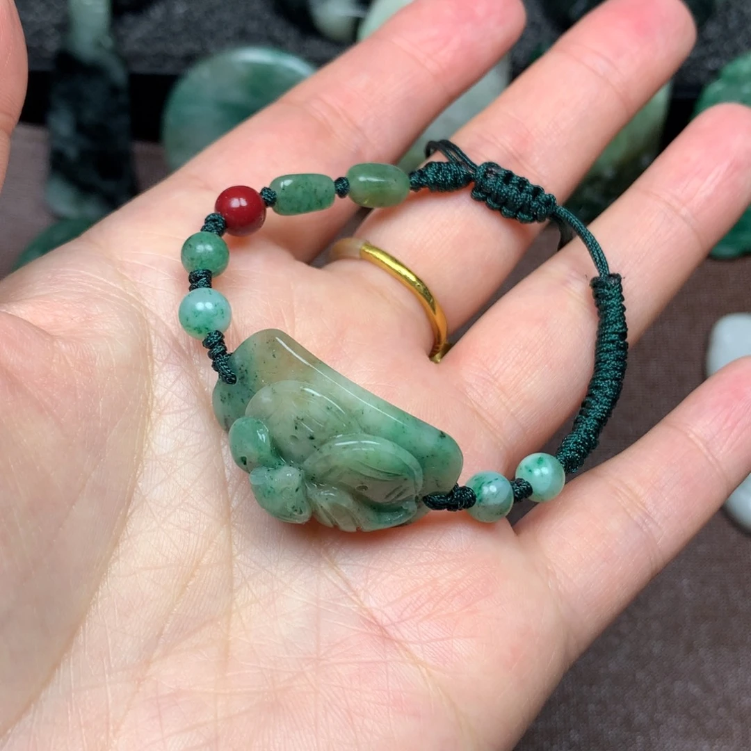 独山玉未镶嵌颈饰