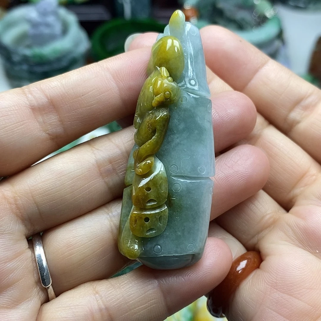 颈饰未镶嵌翡翠牌子