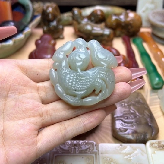 未镶嵌蛇纹石玉颈饰
