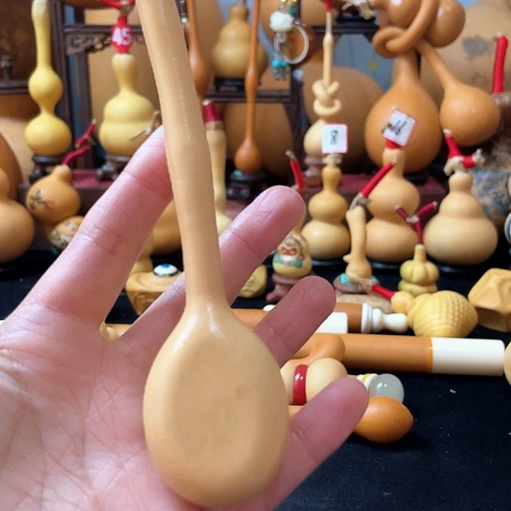 用****9葫芦丝独奏演员和观众之间互相