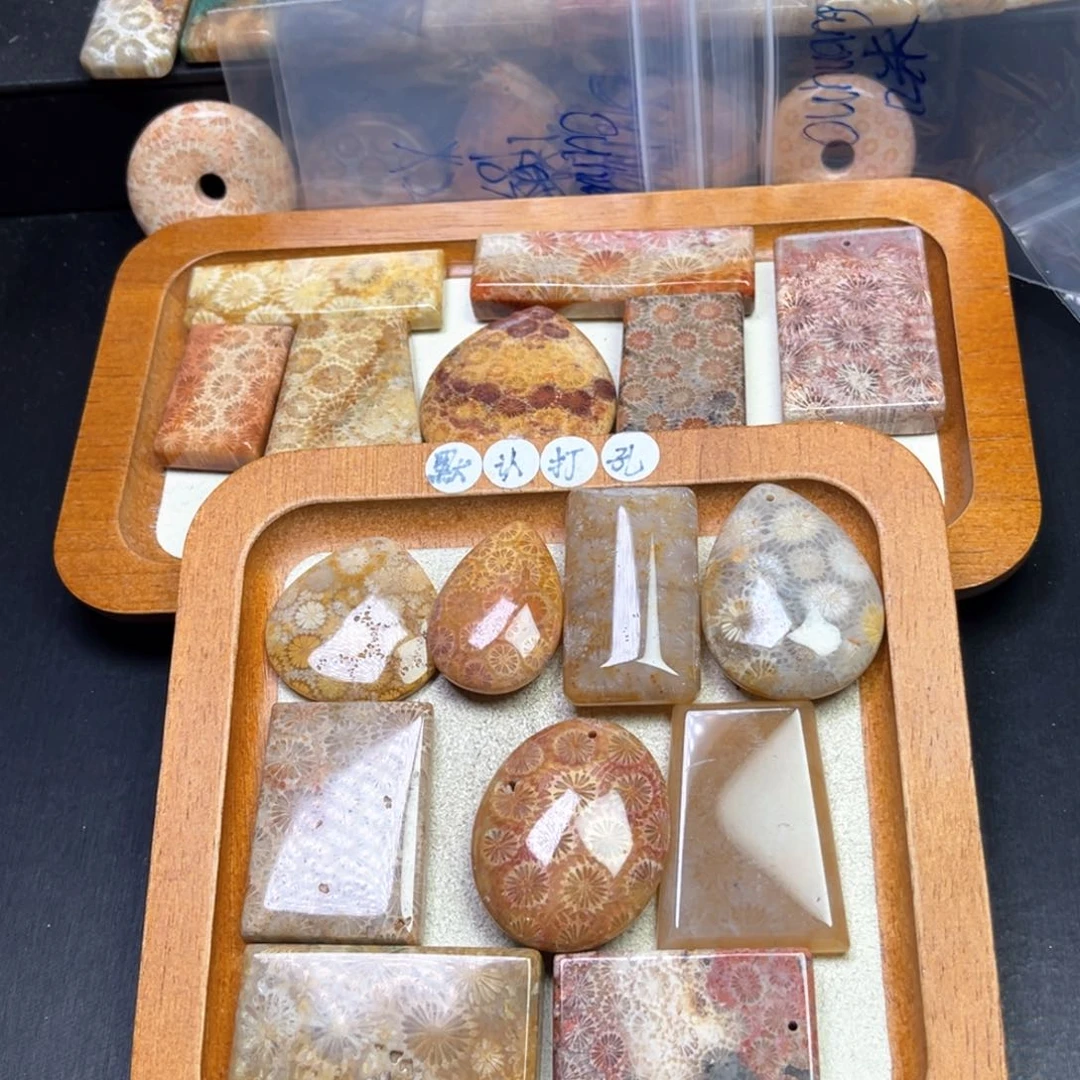 硅化珊瑚（珊瑚玉）吊坠未镶嵌
