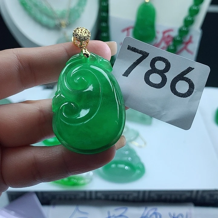 翡翠未镶嵌吊坠(赠链)