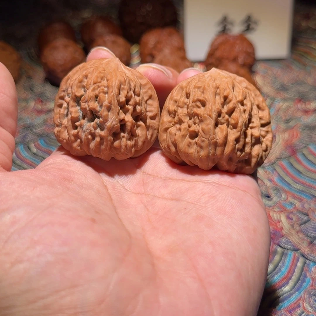 把件核桃344号，平谷凹底，尺寸42 42 37