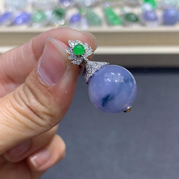 翡翠颈饰18K金镶嵌翡翠