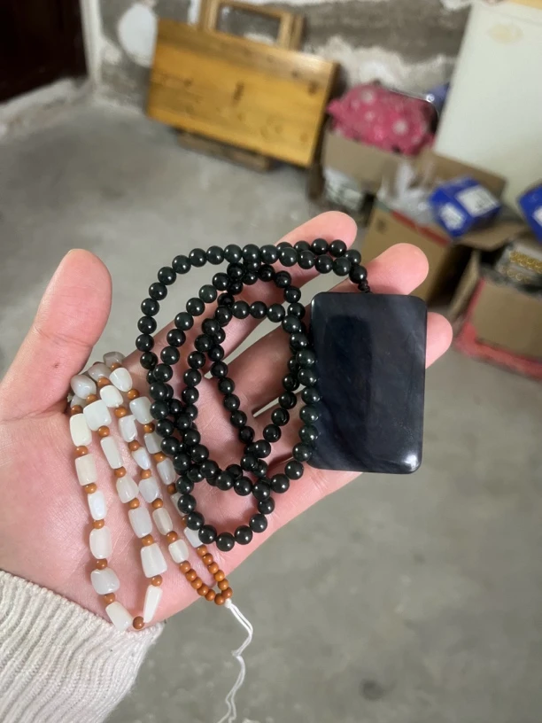 纯天然新疆和田玉青花聚墨无事牌吊坠