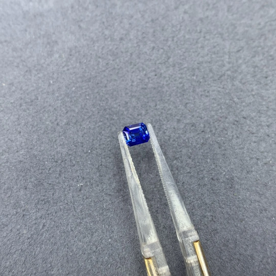 蓝宝石裸石0.75ct蓝宝石