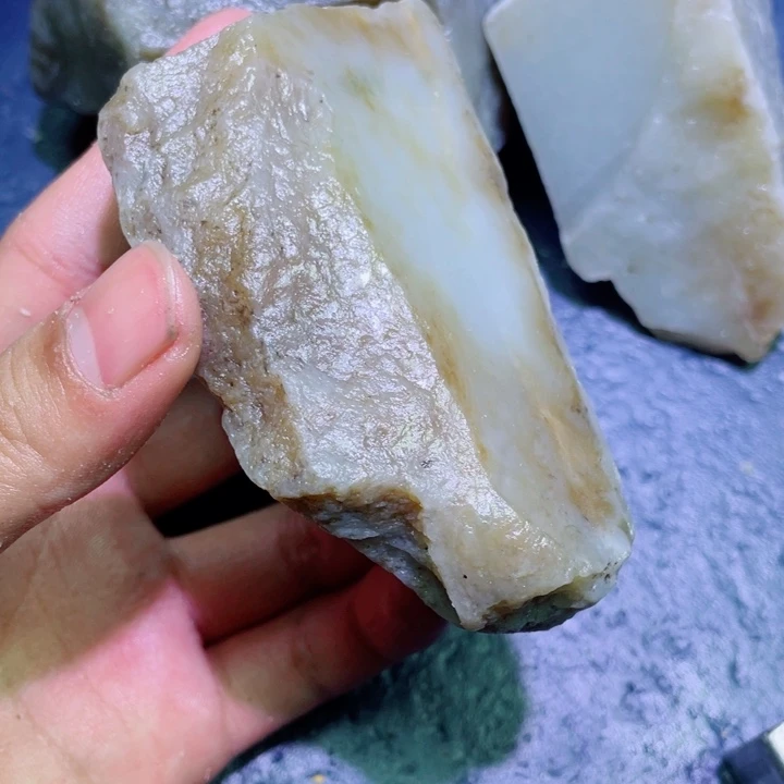 和田玉未镶嵌珠宝半成品