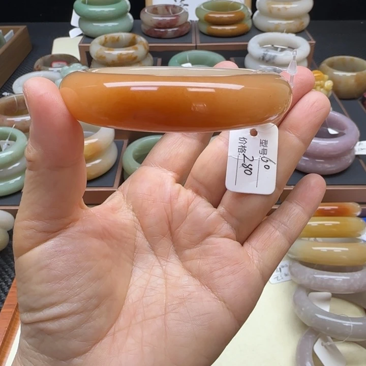 石英岩玉未镶嵌手镯