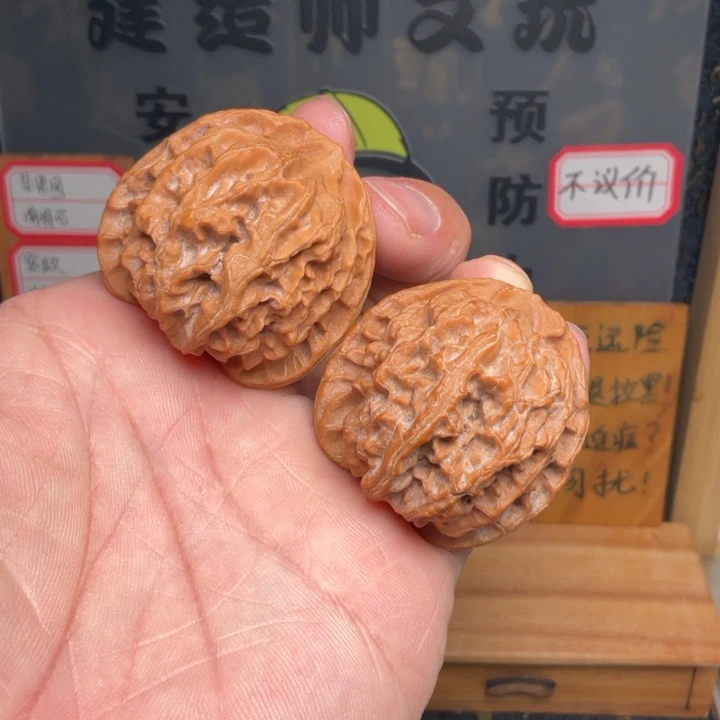 文玩核桃吊坠苹果园41全品43克高差一尺