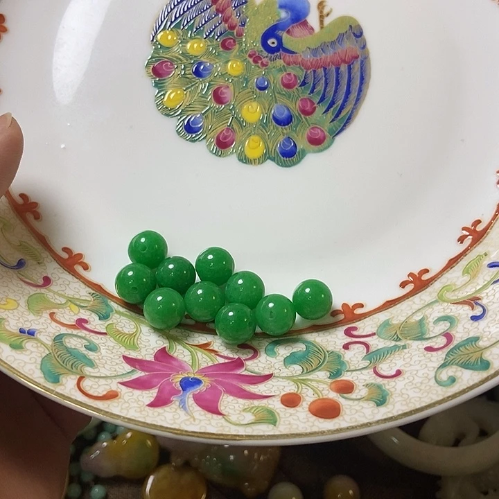 玲***子瓷片瓷盘翡翠小珠子