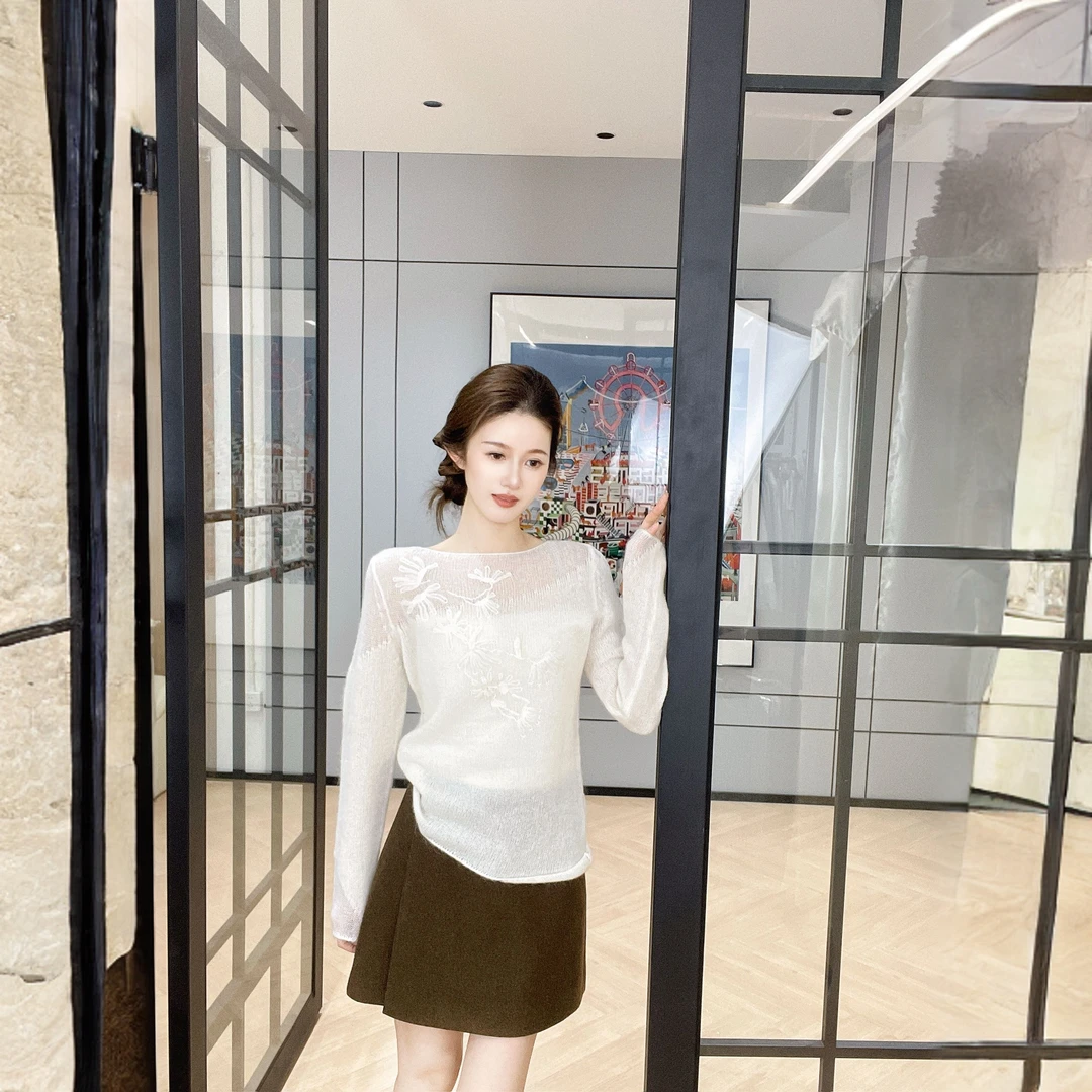 ZLeays林小允-未央暖-羊毛微透绣花白色毛衫XMXY658