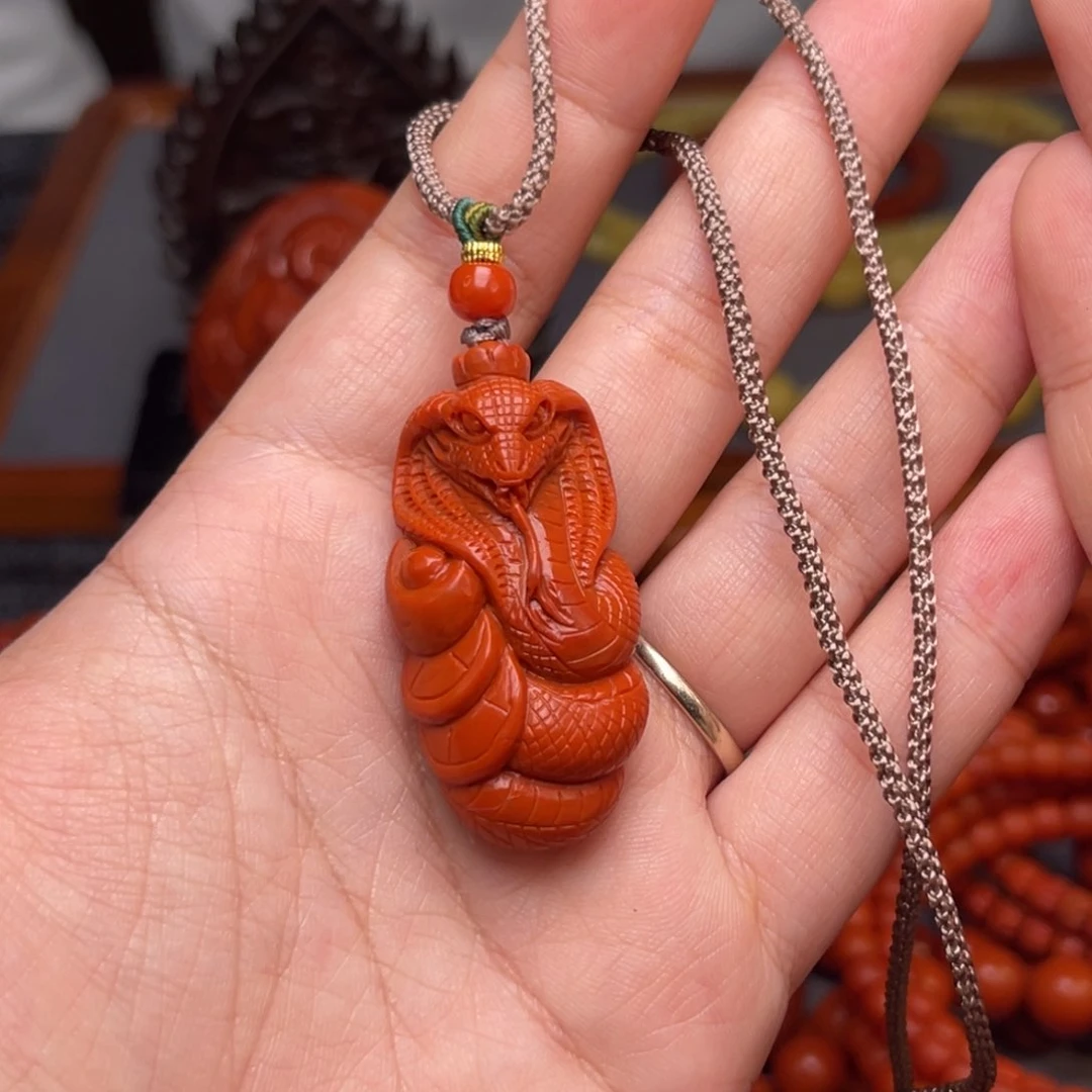 南红玛瑙配饰未镶嵌