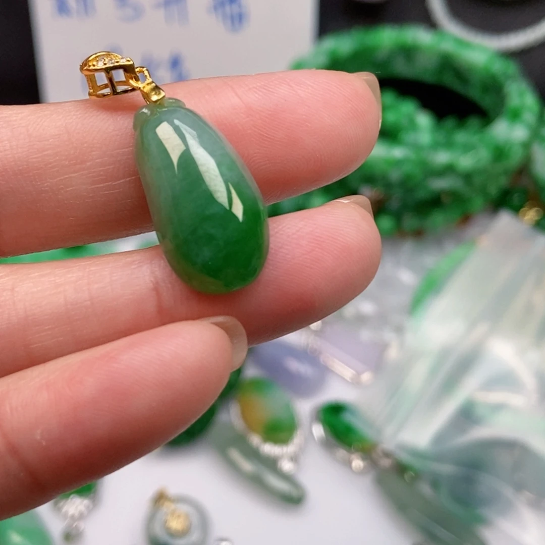 翡翠未镶嵌吊坠(不含链)