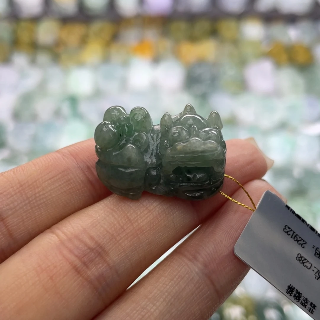 颈饰未镶嵌翡翠貔貅