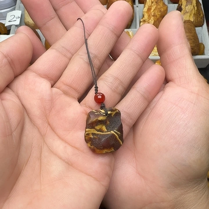 琥珀未镶嵌裸石天然蜜蜡手机吊坠