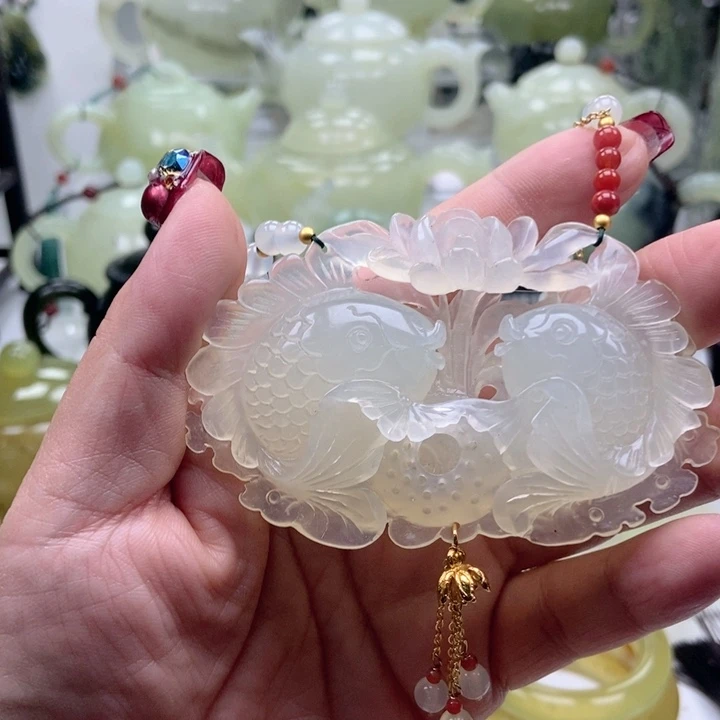 蛇纹石玉挂件未镶嵌