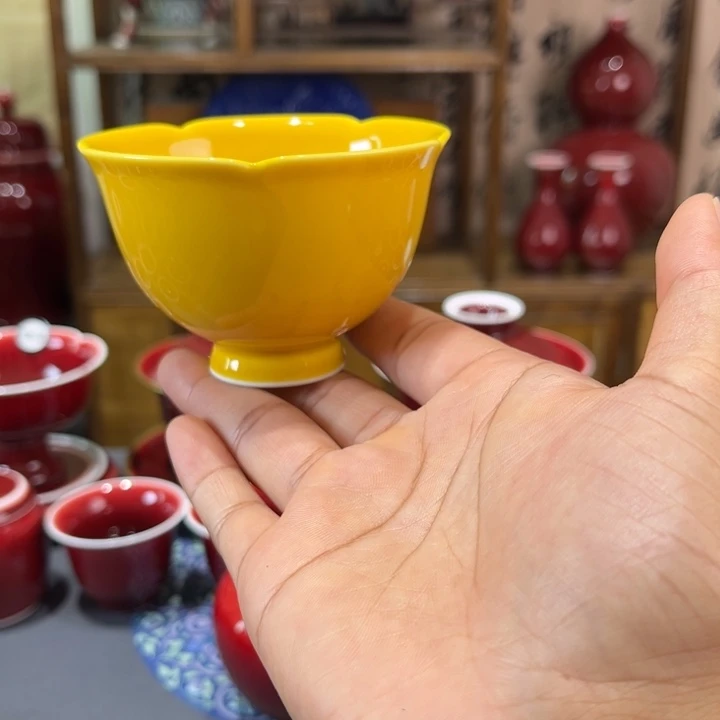 景德镇浅行窑花口杯