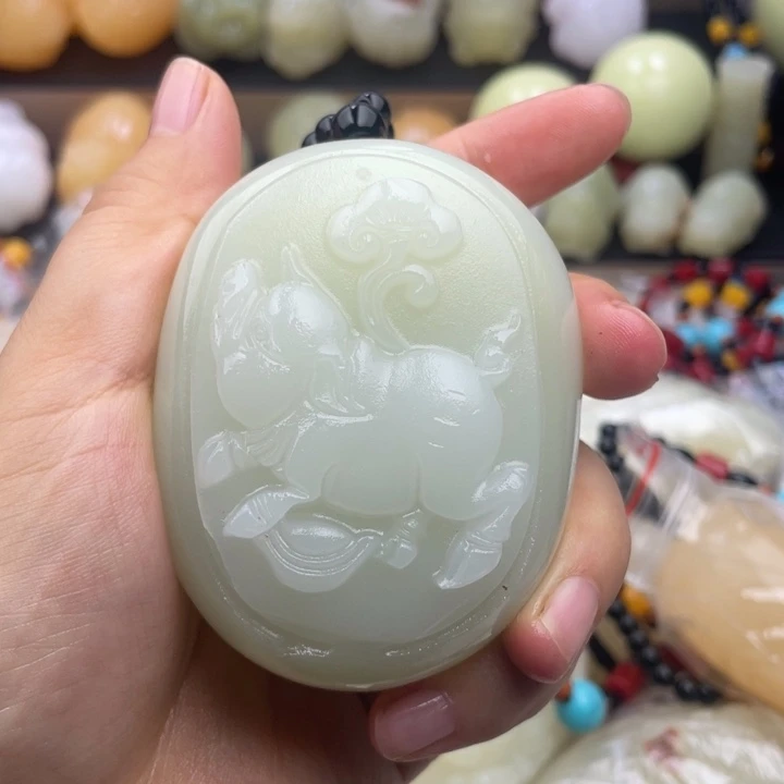 到***地石材天然古青石手把件