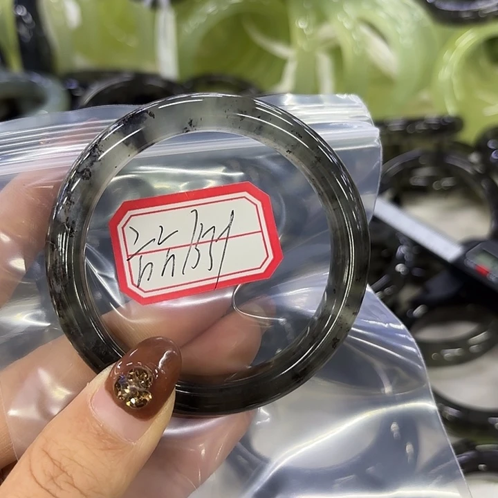 方***．蛇纹石玉未镶嵌岫玉手镯