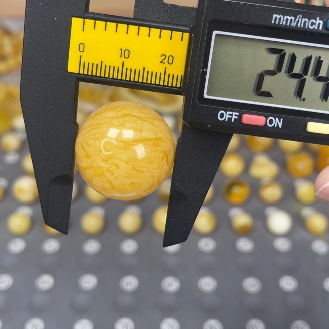 琥珀未镶嵌裸石60号