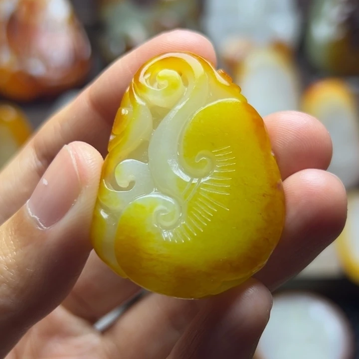 和田玉未镶嵌颈饰
