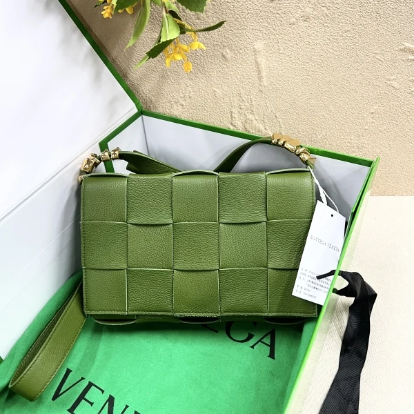 未使用/葆蝶家/Bottega Veneta/市场价68888/单肩包/250715EL0009