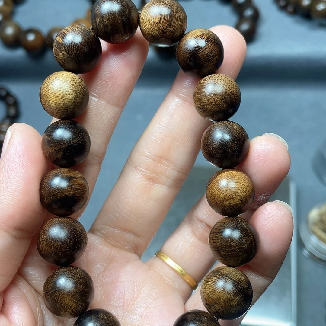 沉香手串白棋瘤疤1.2