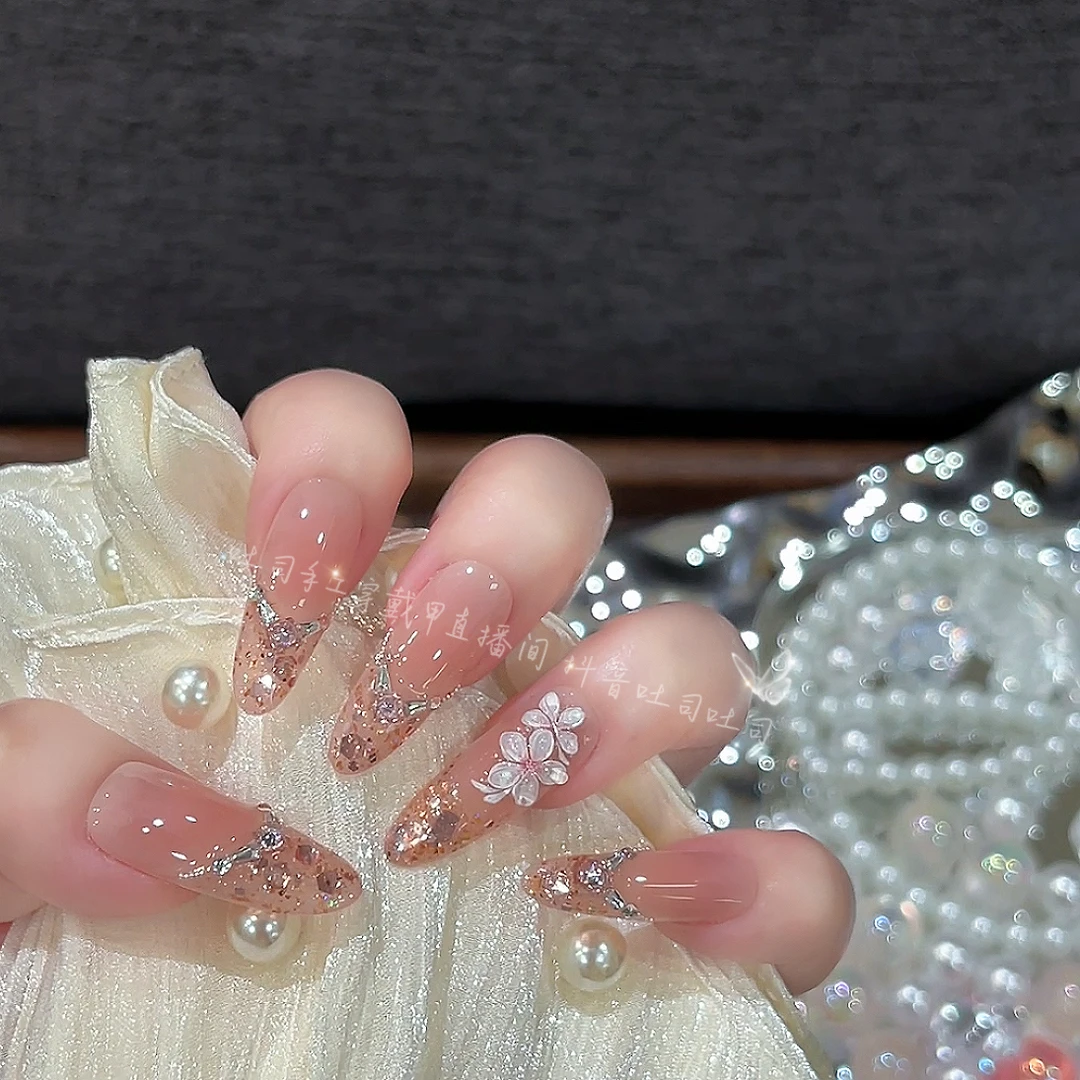 镜花水月·纯手工亮片款粉色爱心钻可拆卸穿戴甲十片装