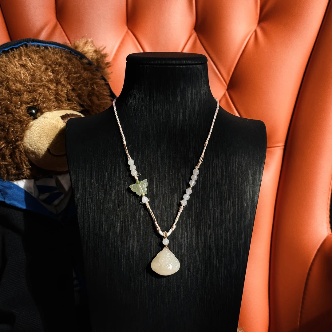 壹屿珠宝 2124 和田玉典藏财神颈饰