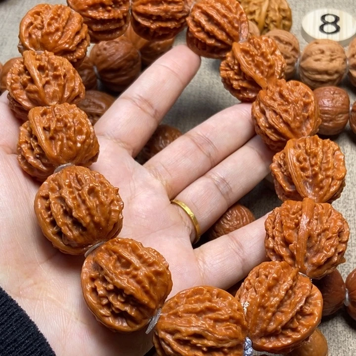 文玩核桃吊坠龙脊八棱