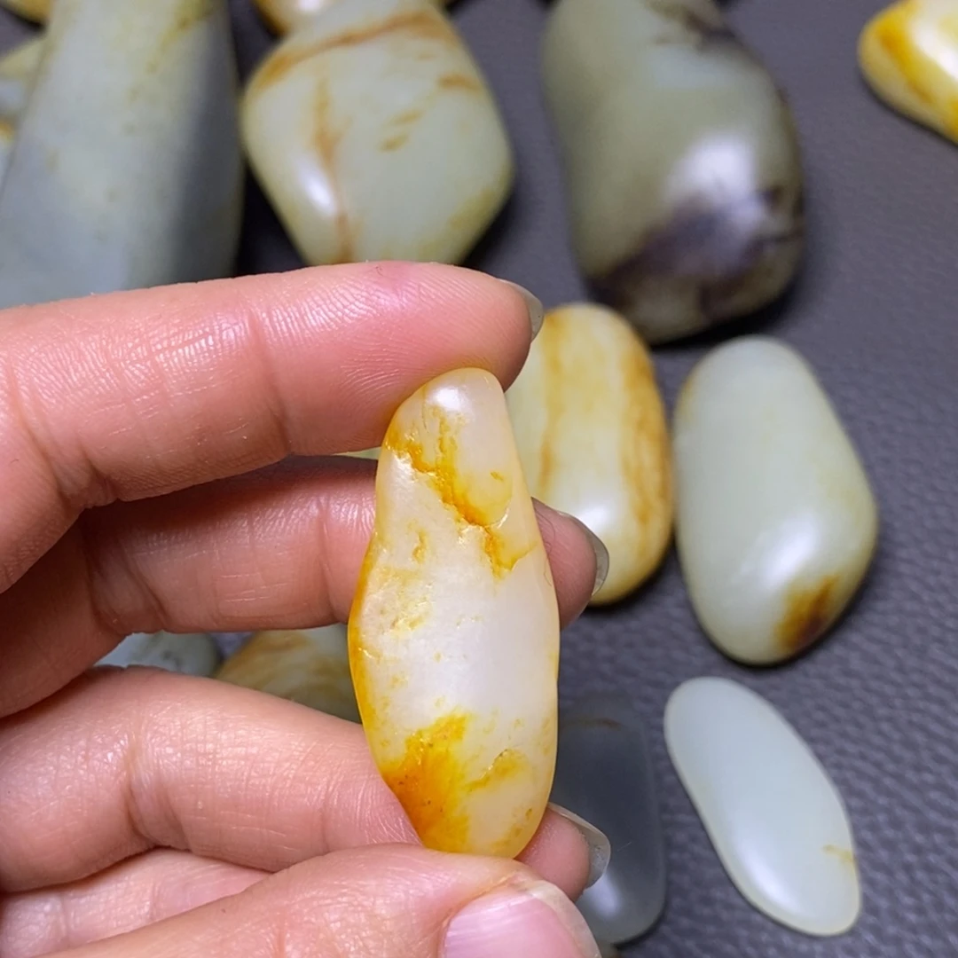 和田玉（糖玉）未镶嵌挂件