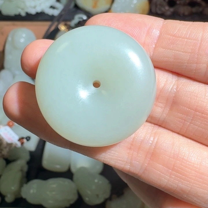 明***东和田玉未镶嵌颈饰