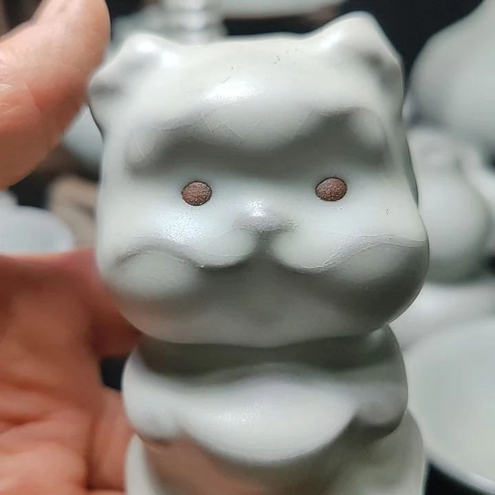 官瓷天青釉小玉龙