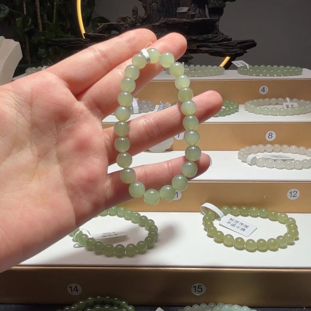 和田玉手串未镶嵌今****?