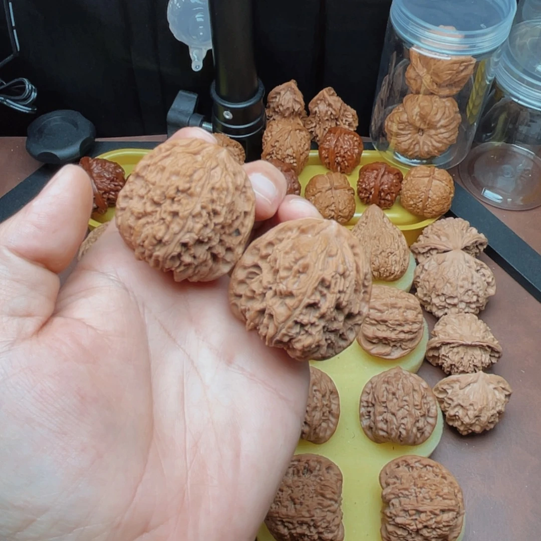 文玩核桃把件南疆石