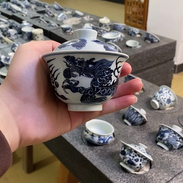 大***y陶摆件元青花铠甲龙盖碗