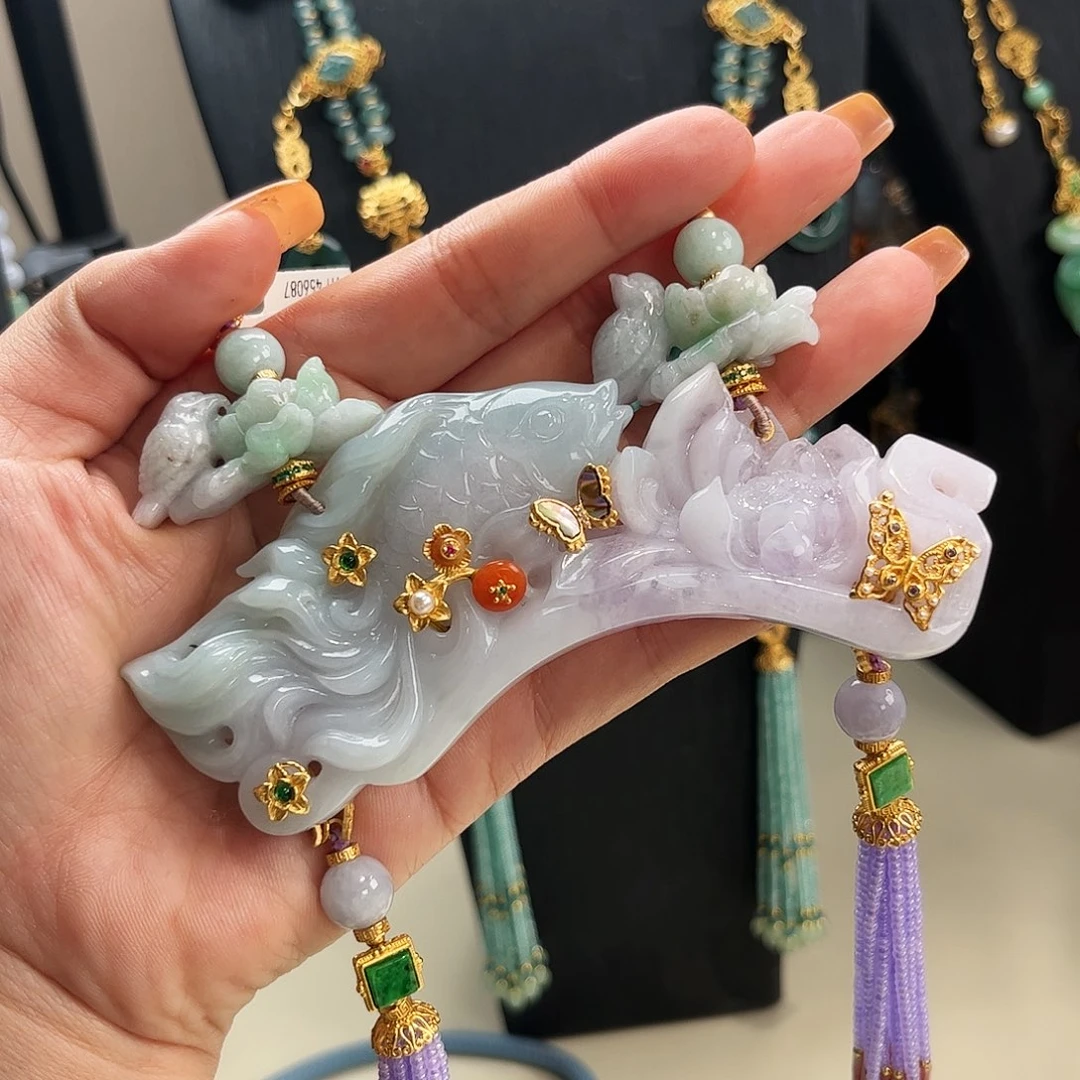 【闪购商品】翡翠吊坠(赠链)未镶嵌翡翠