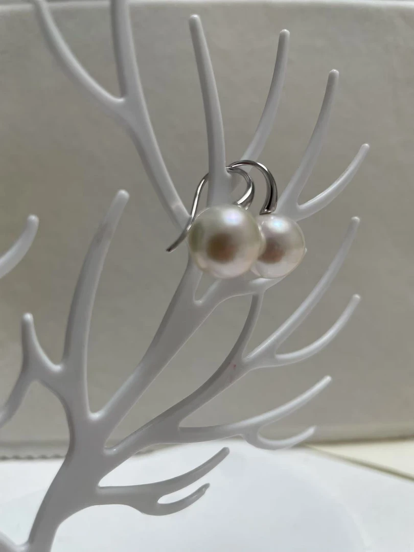 大点位白色淡水珍珠极光选词素耳钩气质百搭简约经典BATYE021