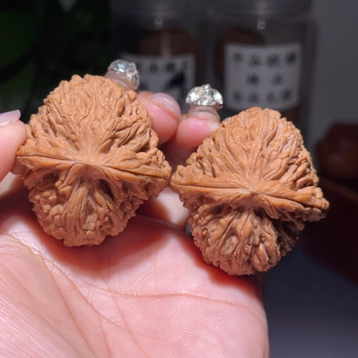 文玩核桃吊坠         42疆51.3克